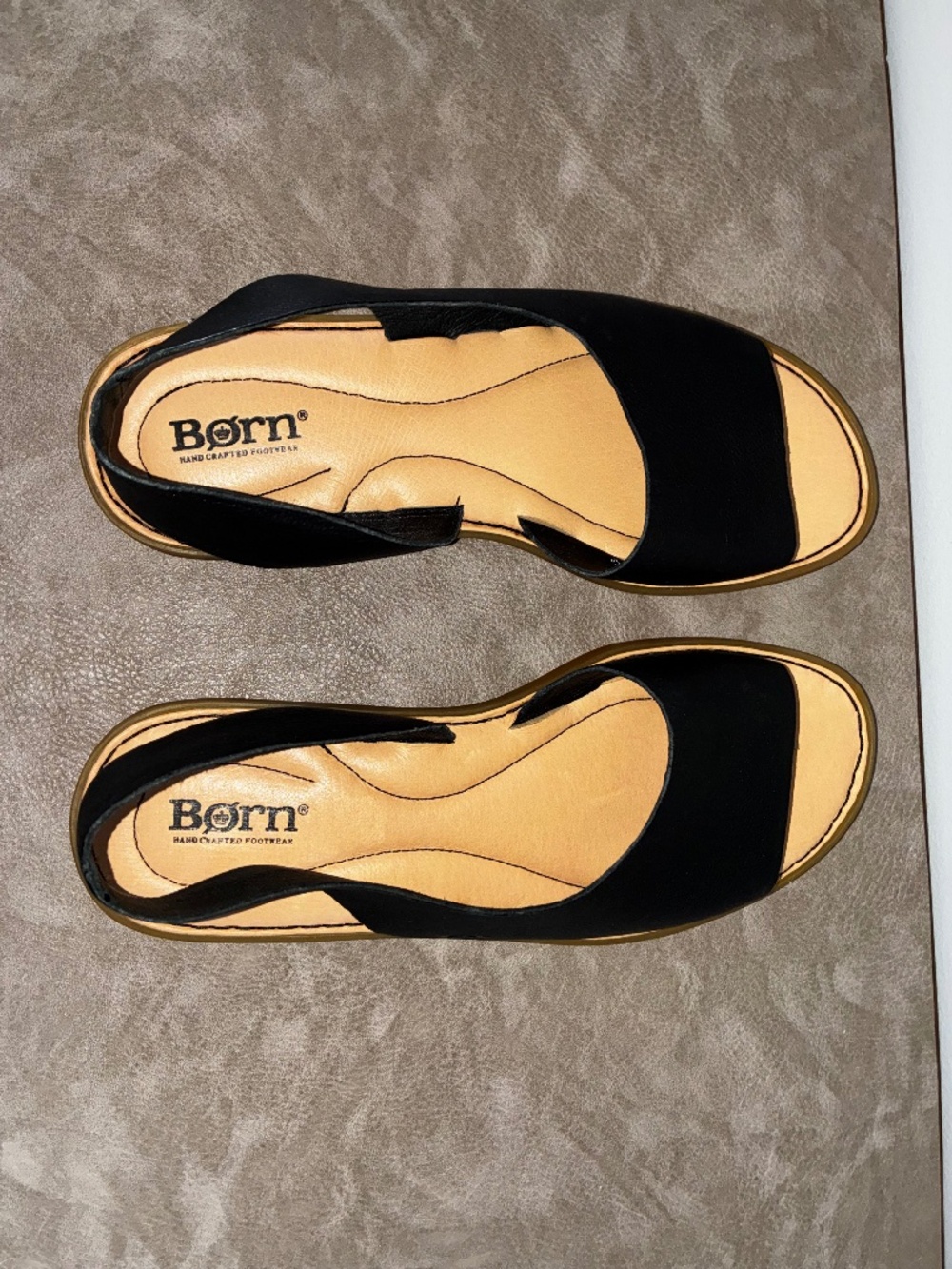 Born Inlet Black Leather Sandals Shoes Women's size 8 Flats Comfort Slingback